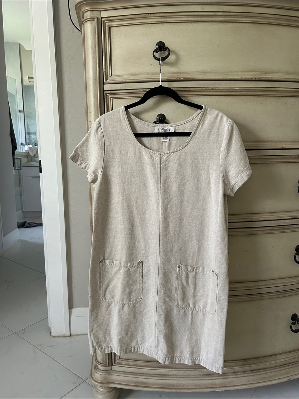 Women’s Short Sleeve Pocket Shift Dress in Light Beige